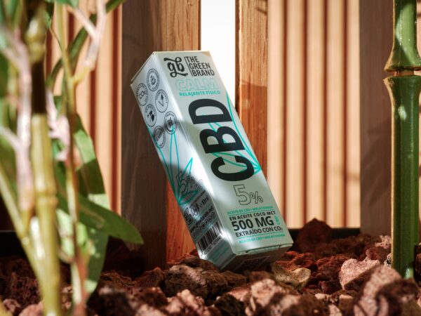 Olejek CBD na sen i stres: Dawkowanie, działanie i dowody naukowe