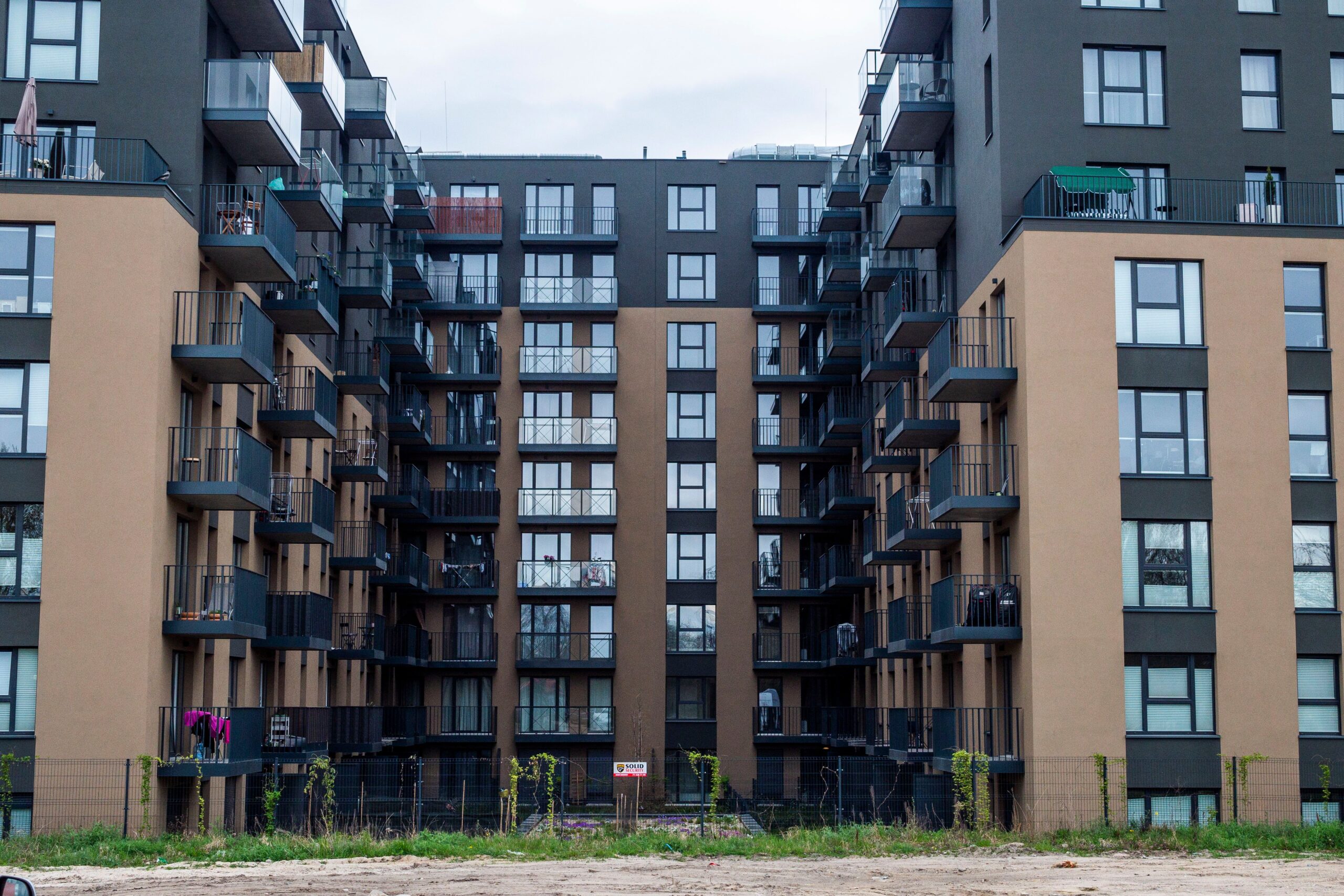 Jak sztuka i architektura inspirują nowoczesne budownictwo modułowe – Efektywność, estetyka i zrównoważony rozwój w jednym projekcie